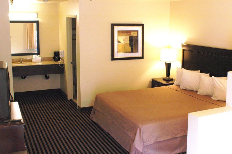 Best Western Marina State Beach Room photo